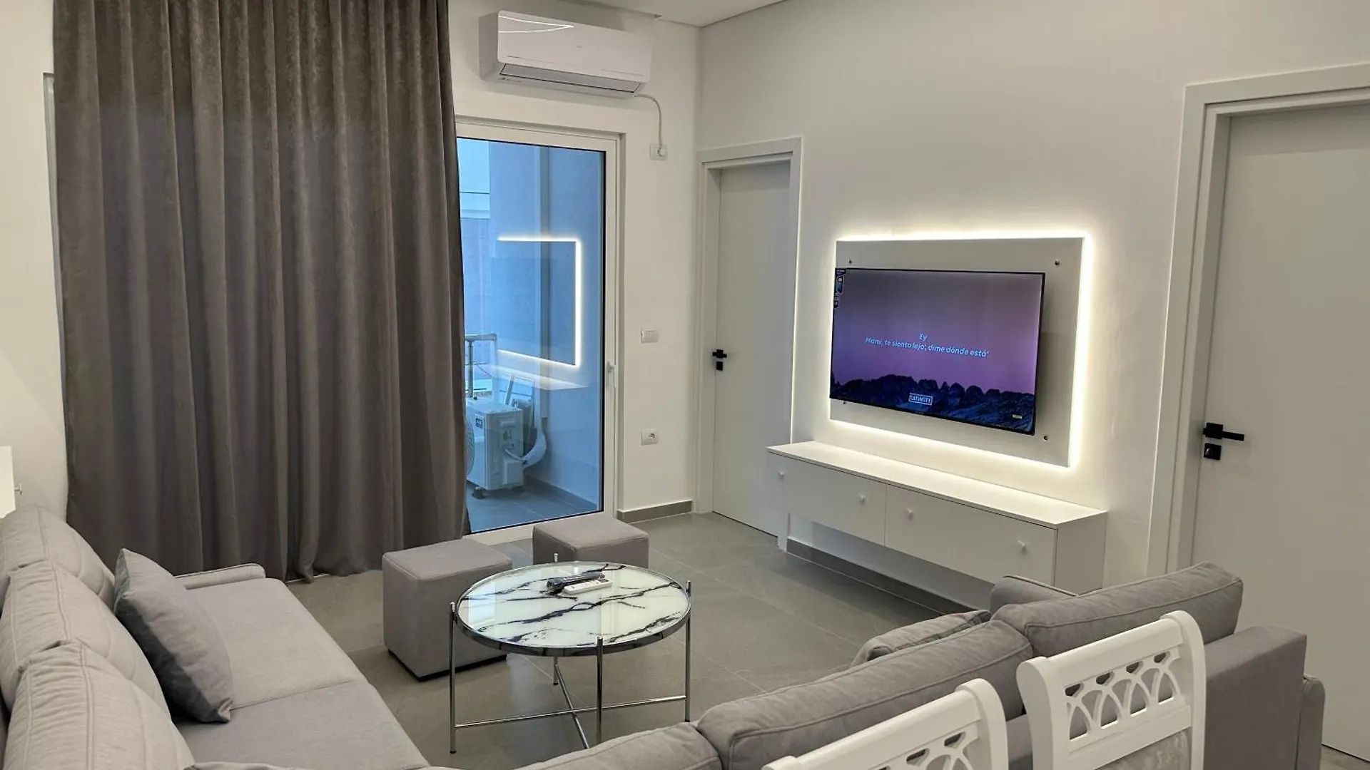 סרנדה Oal Luxury Apartments אלבניה